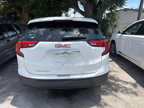 Used 2020 GMC Terrain SLE FWD image 8