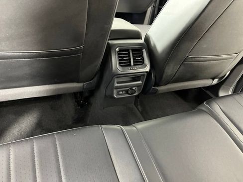 Used 2023 Volkswagen Tiguan SE R-Line FWD image 43
