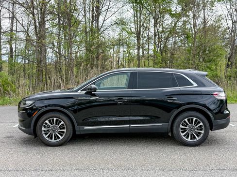 Used 2023 Lincoln Nautilus AWD w/ Premium Package image 8