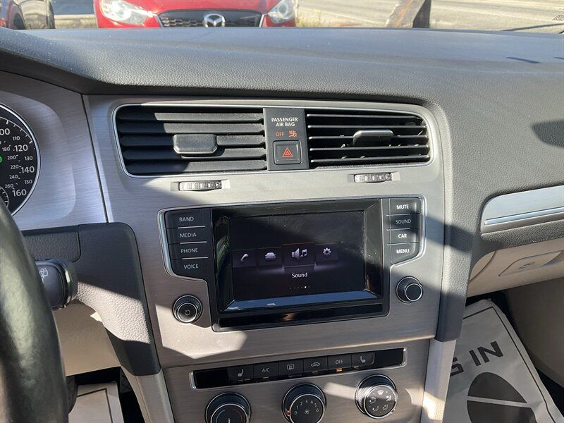 Used 2015 Volkswagen Golf SE FWD image 26