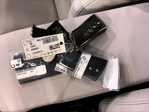 Certified 2025 Lexus UX 300h Premium image 14