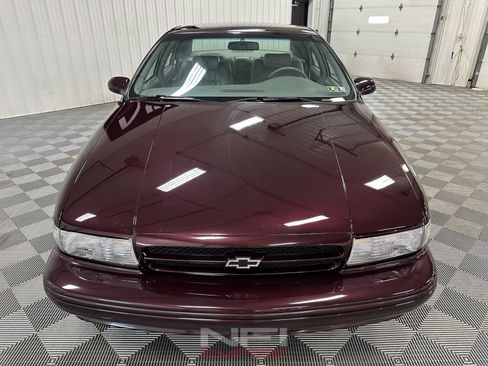 Used 1995 Chevrolet Impala SS RWD image 4