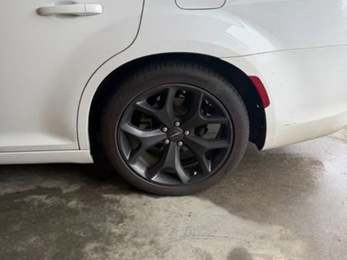 Used 2022 Chrysler 300 S RWD image 41