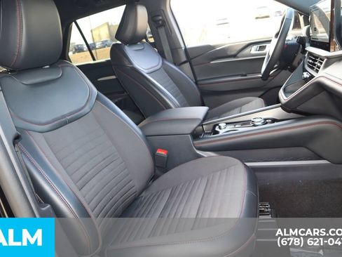 Used 2025 Ford Explorer ST-Line AWD/4WD image 29