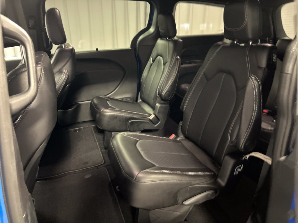 Used 2026 Chrysler Pacifica Select FWD image 23