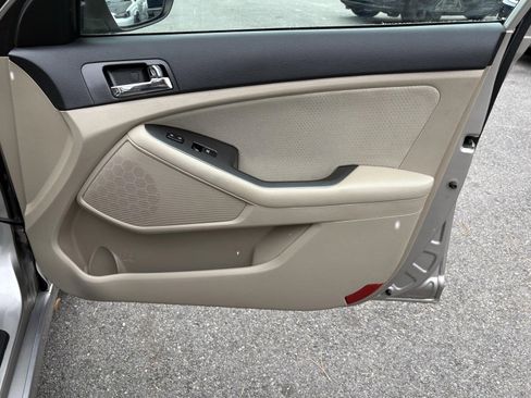 Used 2011 Kia Optima EX image 20