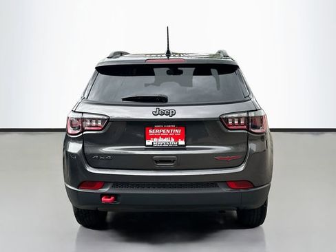 Used 2022 Jeep Compass Trailhawk w/ Trailhawk Convenience Group AWD/4WD image 7