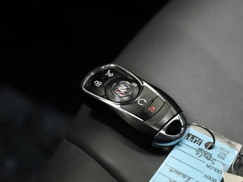 Used 2024 Buick Enclave Essence w/ LPO, Touring Package image 37