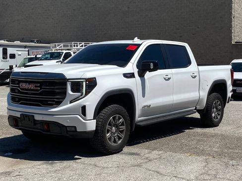 Used 2024 GMC Sierra 1500 AT4 w/ Technology Package AWD/4WD image 2