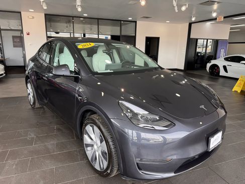 Used 2024 Tesla Model Y Long Range image 7