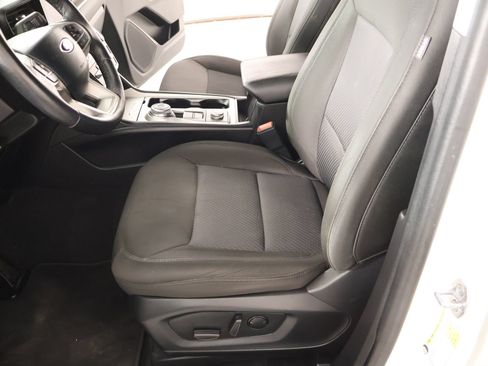 Used 2023 Ford Explorer XLT AWD/4WD image 11