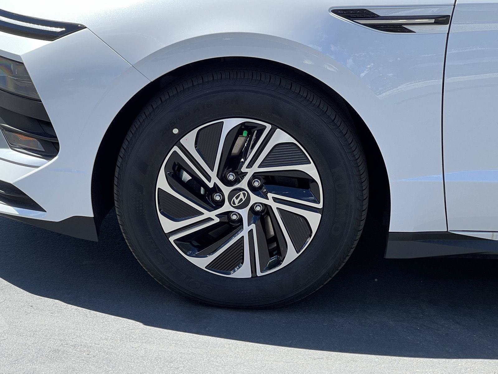 New 2026 Hyundai Sonata Blue FWD image 13