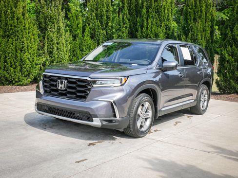 Certified 2025 Honda Pilot EX-L image 5