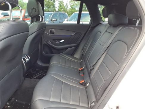 Used 2022 Mercedes-Benz GLC 300 4MATIC image 11