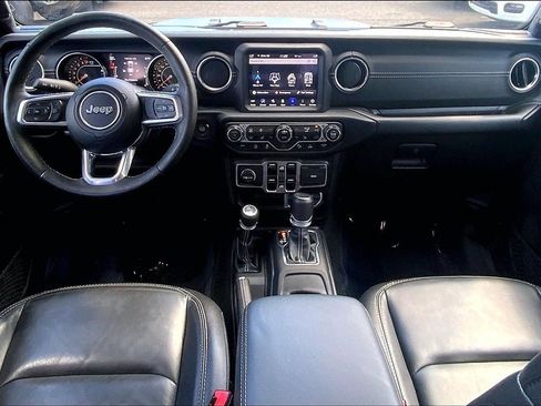 Used 2020 Jeep Gladiator Overland w/ Dual Top Group AWD/4WD image 15