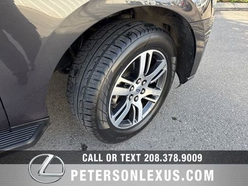 Used 2024 Ford Expedition Limited image 11