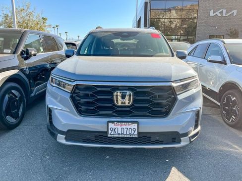 Used 2024 Honda Pilot Touring image 5