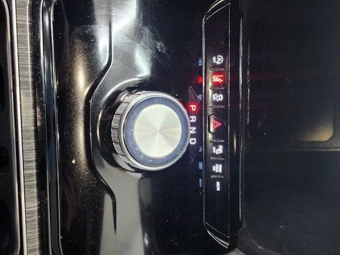 Certified 2024 Jeep Wagoneer Series II w/ Flexible Seating Group image 21