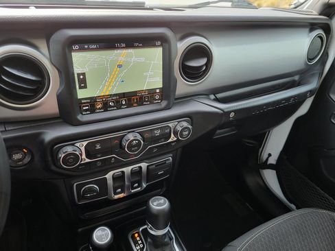 Used 2021 Jeep Wrangler Sport image 18