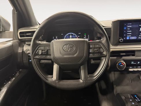 Used 2025 Toyota Tacoma SR AWD/4WD image 13