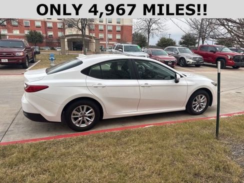 Used 2025 Toyota Camry Hybrid image 2