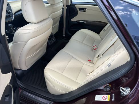 Used 2018 Toyota Avalon Limited w/ All Weather Liner Package FWD image 7