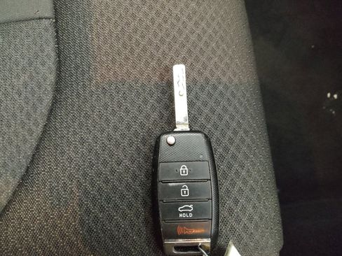Used 2017 Kia Optima LX w/ Option Group 014 FWD image 32