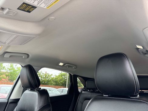 Used 2022 Ford Escape SEL w/ Technology Package AWD/4WD image 3