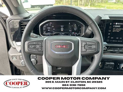 Used 2025 GMC Sierra 1500 SLT image 25