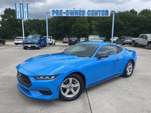 Used 2024 Ford Mustang Coupe RWD image 2