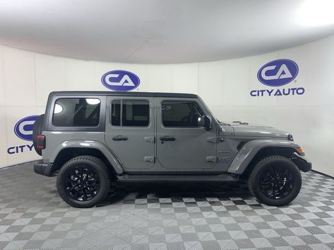 Used 2022 Jeep Wrangler Unlimited Sahara AWD/4WD image 2