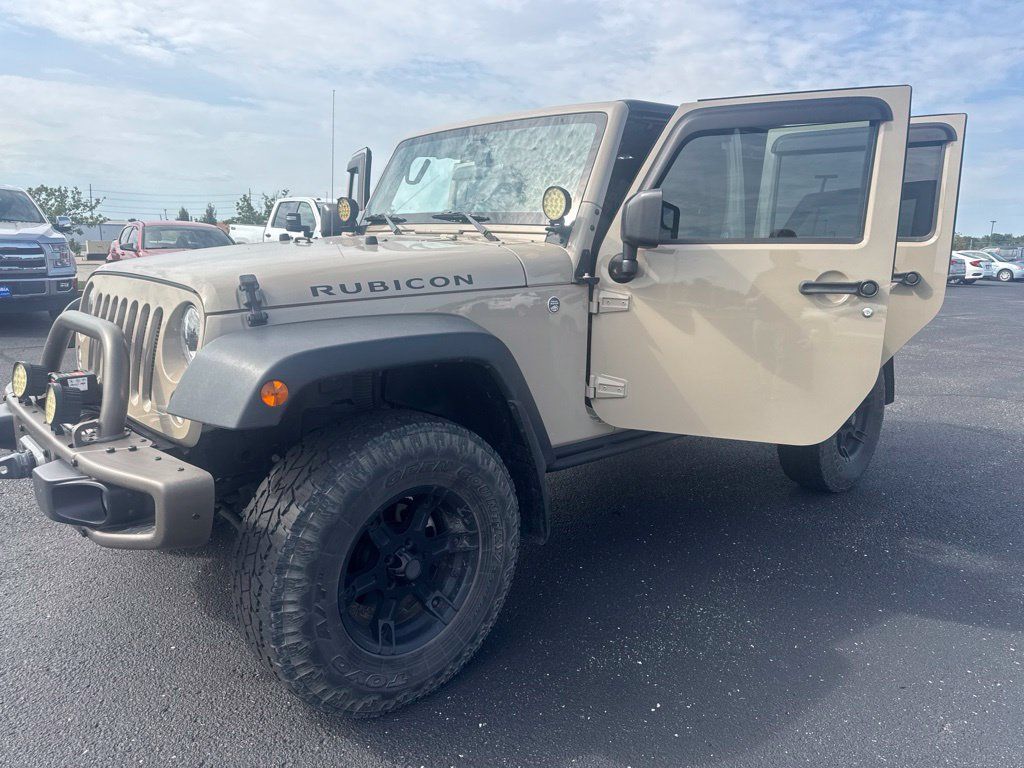 Used 2016 Jeep Wrangler Unlimited Rubicon w/ Connectivity Group AWD/4WD image 13