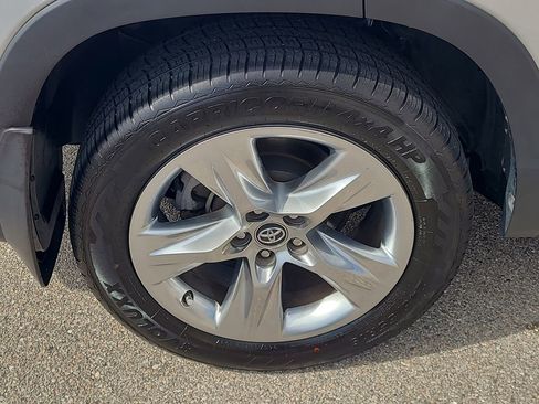 Used 2018 Toyota Highlander Limited image 15