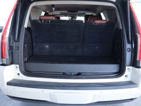 Used 2015 Cadillac Escalade Premium image 30