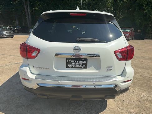 Used 2019 Nissan Pathfinder SV image 10