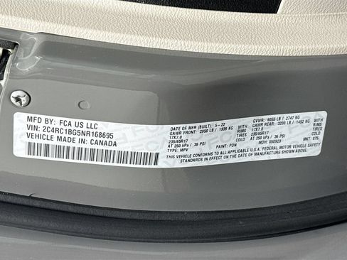Used 2022 Chrysler Pacifica Touring-L FWD image 31