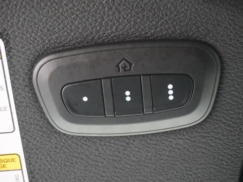 Used 2021 Jeep Wrangler Unlimited Sahara AWD/4WD image 28