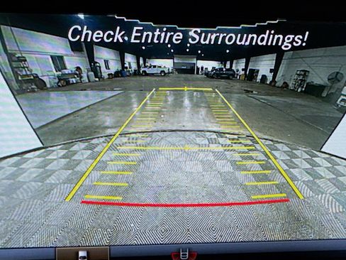 Used 2018 Mercedes-Benz GLC 300 4MATIC w/ Premium Package image 18