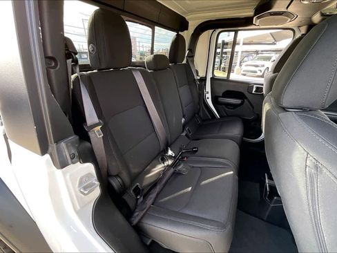 Used 2020 Jeep Gladiator Sport w/ Quick Order Package 24S image 19