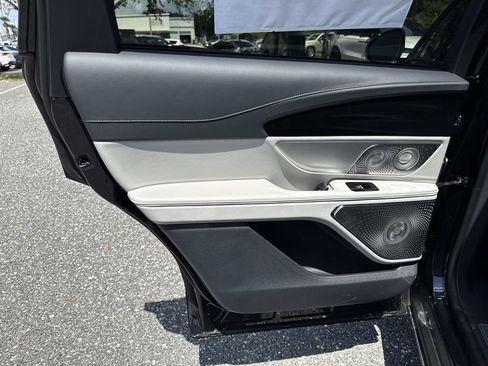 New 2026 Lincoln Nautilus Reserve AWD/4WD image 13