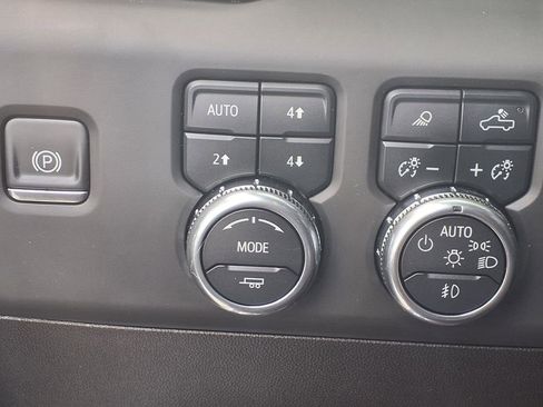 Certified 2025 GMC Sierra 1500 AT4 AWD/4WD image 9