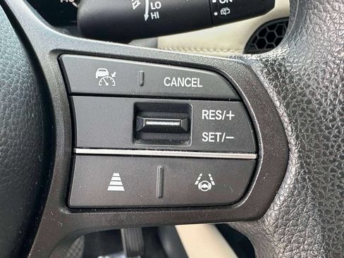 Certified 2024 Honda HR-V LX image 18