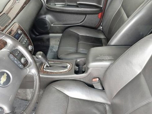 Used 2013 Chevrolet Impala LTZ FWD image 17