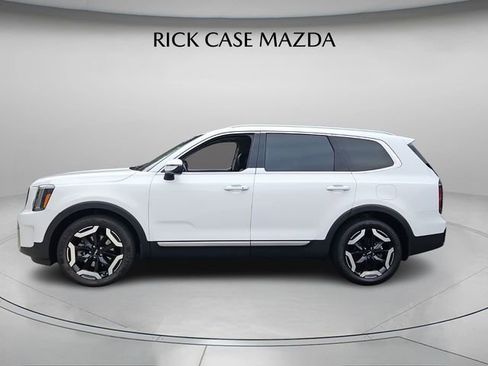 Used 2023 Kia Telluride EX image 3