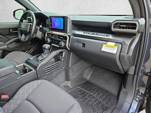 Used 2025 Toyota Tacoma SR5 AWD/4WD image 20