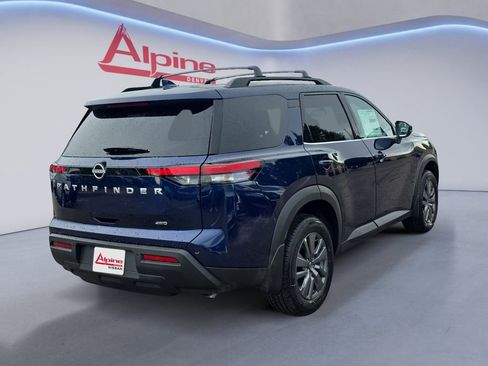 New 2025 Nissan Pathfinder SV image 5