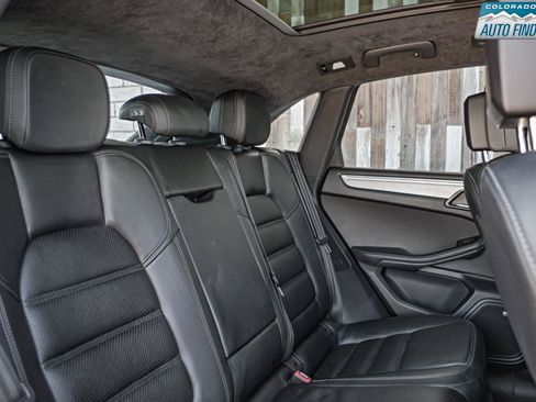 Used 2016 Porsche Macan Turbo AWD/4WD image 21