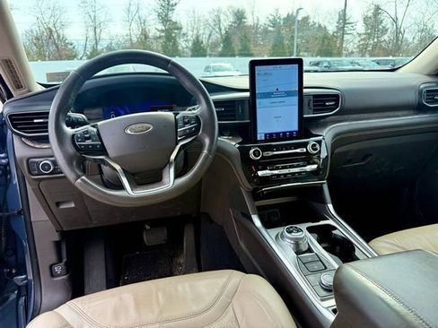 Used 2021 Ford Explorer Platinum w/ Equipment Group 601A image 13