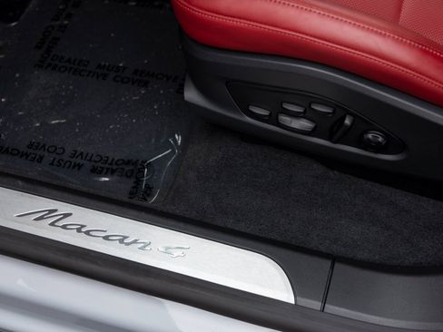 Certified 2024 Porsche Macan 4 Electric image 26