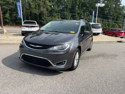 Used 2019 Chrysler Pacifica Touring-L w/ Advanced Safetytec Group FWD image 36